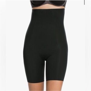 SPANX Thinstincts High Waisted Mid Thigh Short in very black size XS